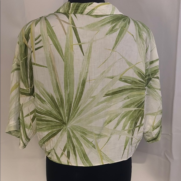 H&M Green Cream Button Down Shirt with Tie Front - Picture 3 of 5